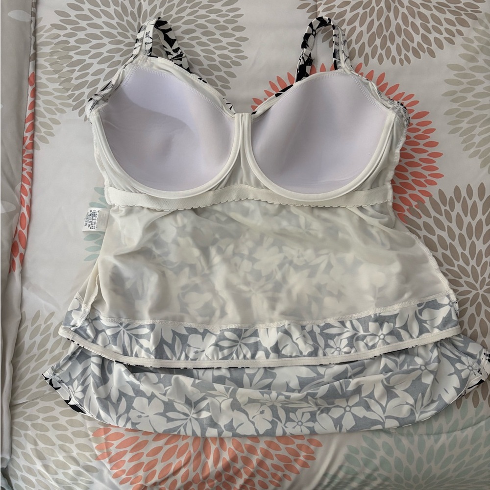 Lands' End Black and White Floral Wrap Style Tankini Top - Picture 10 of 14